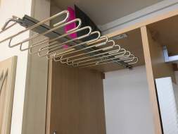 Slide-out trouser hanger